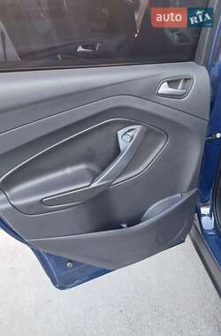 Внедорожник / Кроссовер Ford Kuga 2014 в 