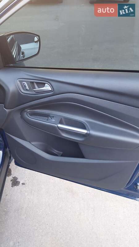 Внедорожник / Кроссовер Ford Kuga 2014 в Тернополе