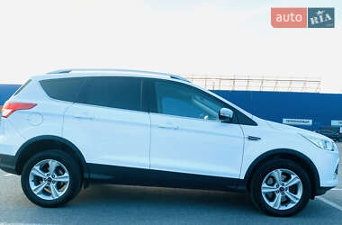 Внедорожник / Кроссовер Ford Kuga 2015 в 
