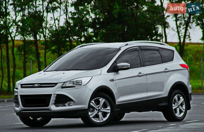 Внедорожник / Кроссовер Ford Kuga 2014 в 