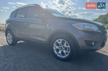 Внедорожник / Кроссовер Ford Kuga 2012 в 