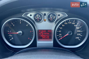 Внедорожник / Кроссовер Ford Kuga 2012 в 