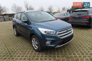 Внедорожник / Кроссовер Ford Kuga 2019 в Львове