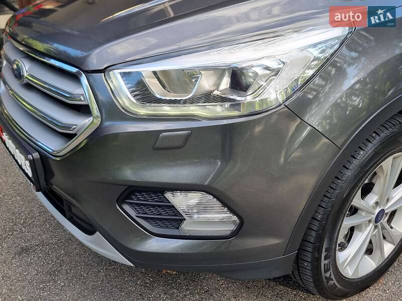 Позашляховик / Кросовер Ford Kuga 2019 в Києві