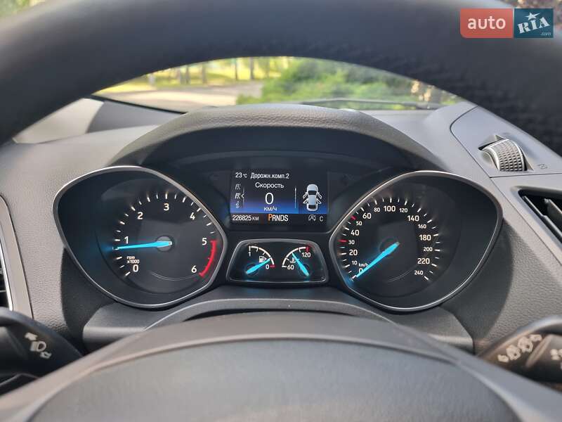 Позашляховик / Кросовер Ford Kuga 2019 в Києві