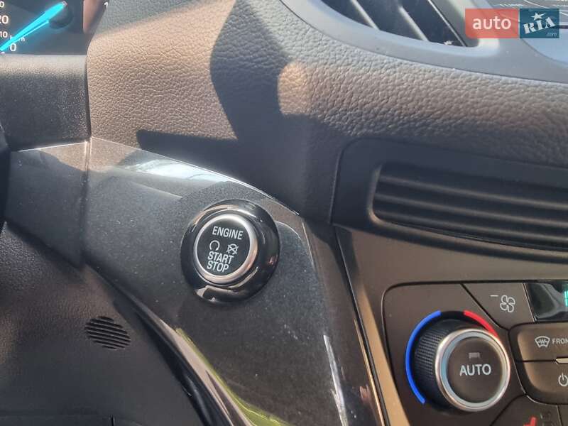Позашляховик / Кросовер Ford Kuga 2019 в Києві