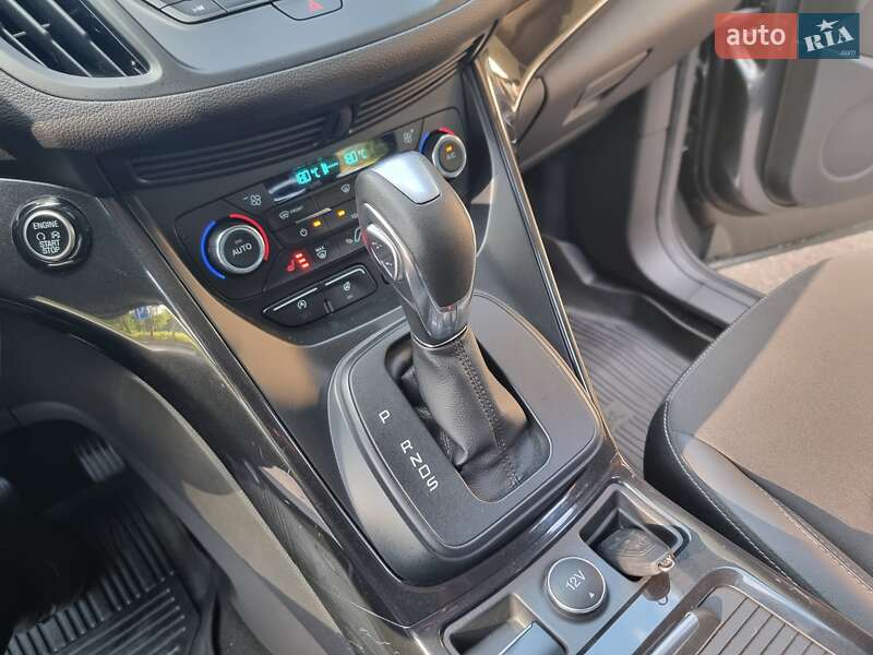 Позашляховик / Кросовер Ford Kuga 2019 в Києві
