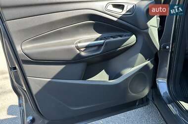Внедорожник / Кроссовер Ford Kuga 2019 в 