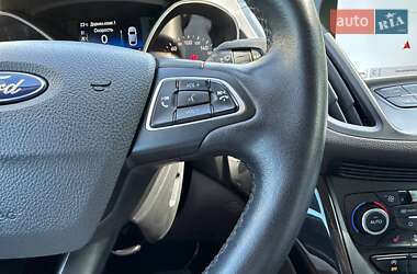 Внедорожник / Кроссовер Ford Kuga 2019 в 