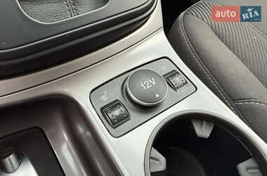 Внедорожник / Кроссовер Ford Kuga 2015 в 