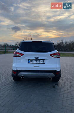 Внедорожник / Кроссовер Ford Kuga 2013 в 
