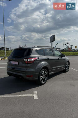 Внедорожник / Кроссовер Ford Kuga 2019 в 