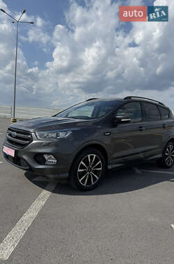Внедорожник / Кроссовер Ford Kuga 2019 в Львове