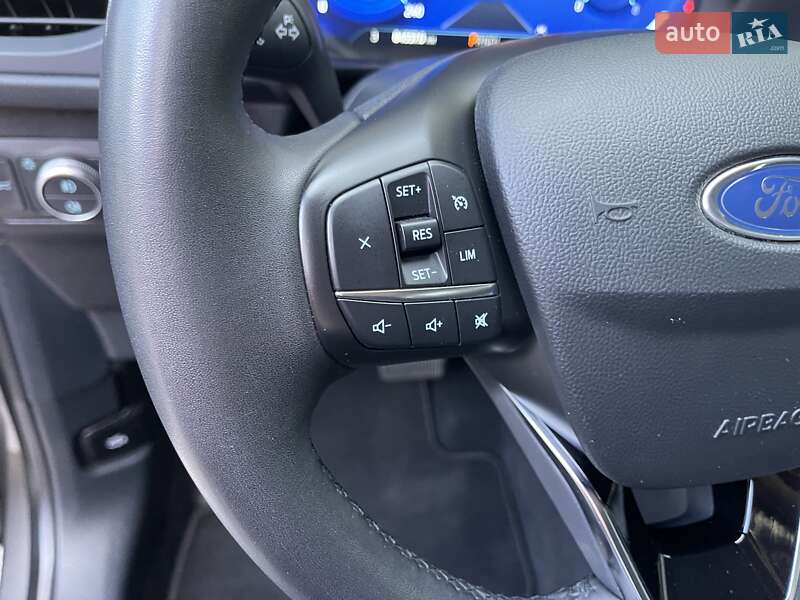 Позашляховик / Кросовер Ford Kuga 2021 в Києві