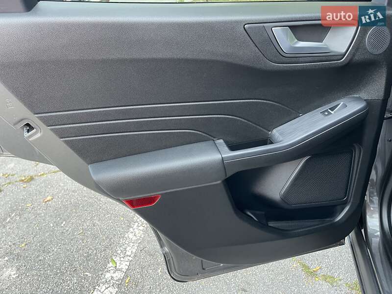 Позашляховик / Кросовер Ford Kuga 2021 в Києві