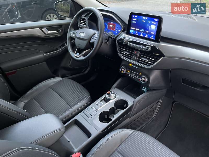 Позашляховик / Кросовер Ford Kuga 2021 в Києві