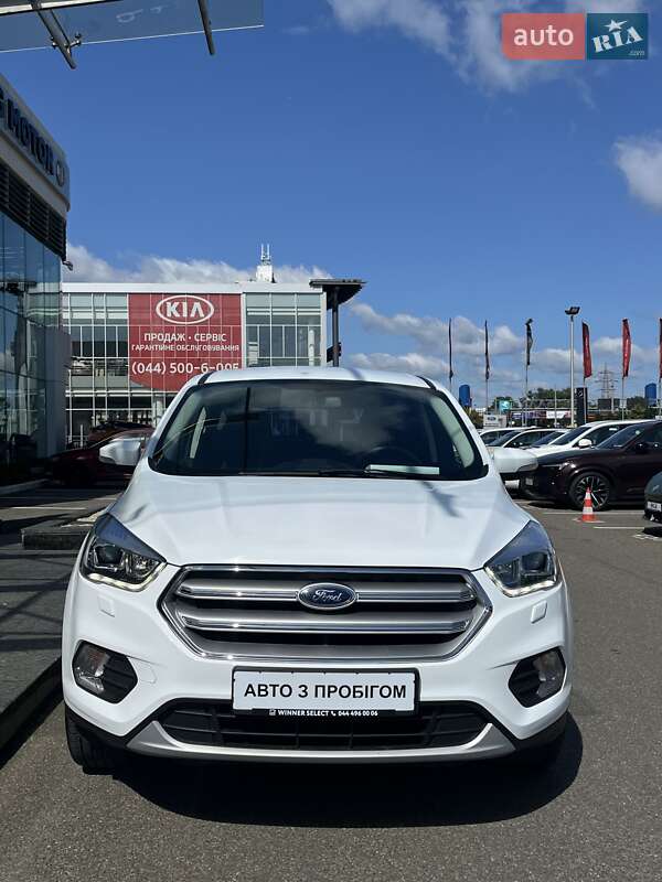 Позашляховик / Кросовер Ford Kuga 2018 в Києві