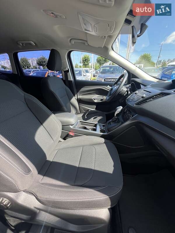 Позашляховик / Кросовер Ford Kuga 2018 в Києві