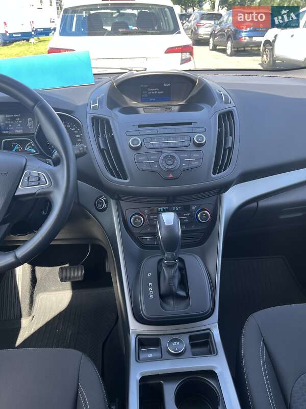 Позашляховик / Кросовер Ford Kuga 2018 в Києві