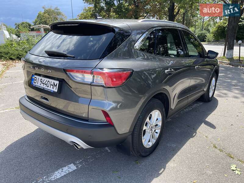 Позашляховик / Кросовер Ford Kuga 2021 в Києві