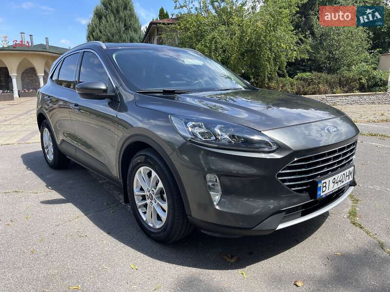 Позашляховик / Кросовер Ford Kuga 2021 в Києві