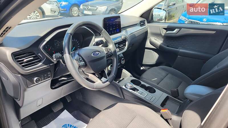 Внедорожник / Кроссовер Ford Kuga 2020 в Киеве