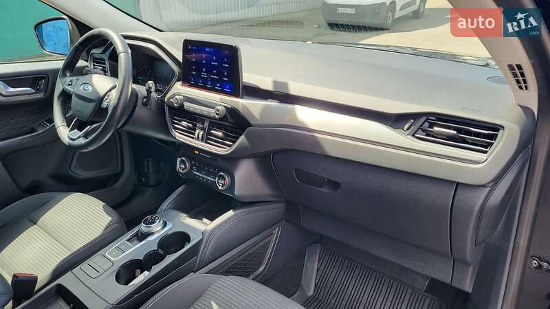 Внедорожник / Кроссовер Ford Kuga 2020 в Киеве