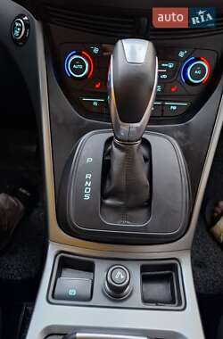 Внедорожник / Кроссовер Ford Kuga 2017 в 