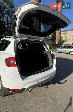 Внедорожник / Кроссовер Ford Kuga 2012 в 