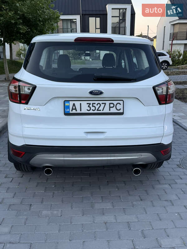 Внедорожник / Кроссовер Ford Kuga 2017 в Киеве