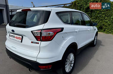 Внедорожник / Кроссовер Ford Kuga 2017 в 