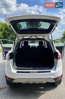 Внедорожник / Кроссовер Ford Kuga 2012 в 