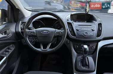 Внедорожник / Кроссовер Ford Kuga 2017 в 