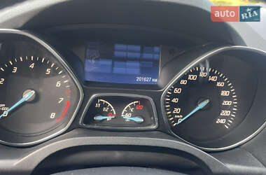 Внедорожник / Кроссовер Ford Kuga 2013 в 