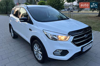 Внедорожник / Кроссовер Ford Kuga 2017 в Виннице