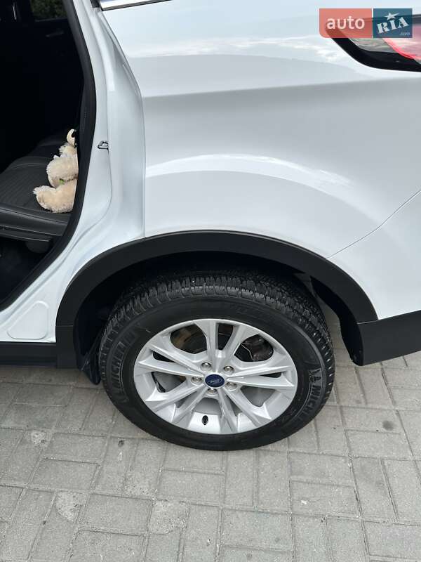 Внедорожник / Кроссовер Ford Kuga 2019 в Днепре