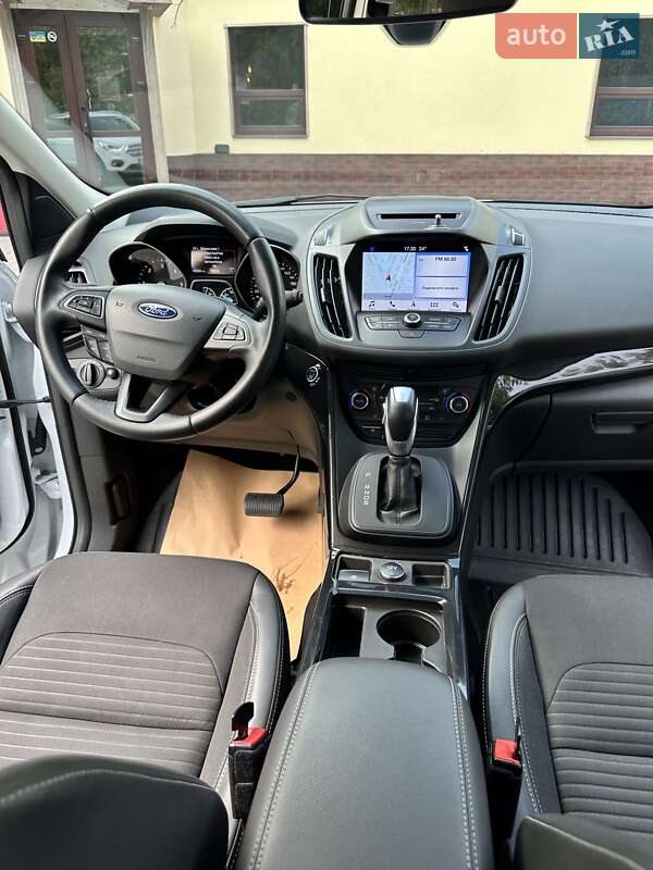 Внедорожник / Кроссовер Ford Kuga 2019 в Днепре