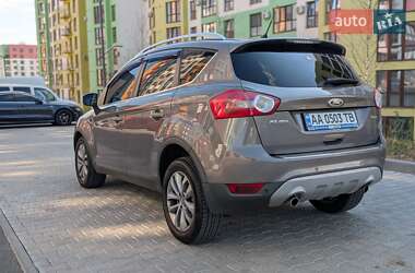 Внедорожник / Кроссовер Ford Kuga 2012 в 