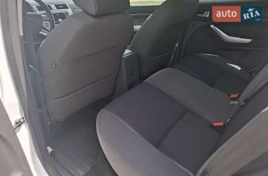 Внедорожник / Кроссовер Ford Kuga 2012 в 