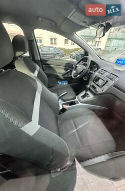 Внедорожник / Кроссовер Ford Kuga 2010 в 