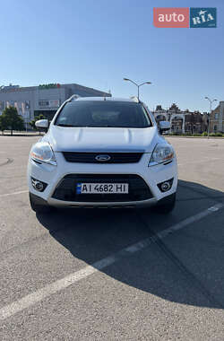 Внедорожник / Кроссовер Ford Kuga 2010 в 
