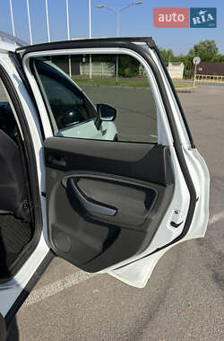 Внедорожник / Кроссовер Ford Kuga 2010 в 