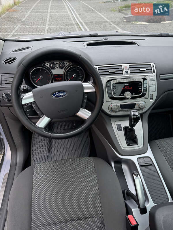 Внедорожник / Кроссовер Ford Kuga 2012 в Черновцах