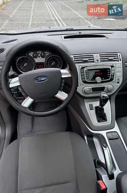 Внедорожник / Кроссовер Ford Kuga 2012 в 