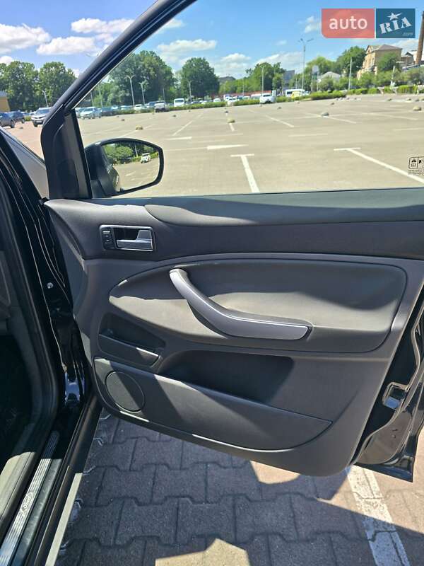 Позашляховик / Кросовер Ford Kuga 2011 в Житомирі