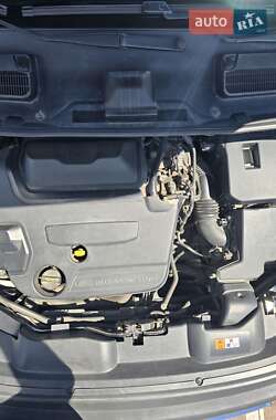 Внедорожник / Кроссовер Ford Kuga 2011 в 