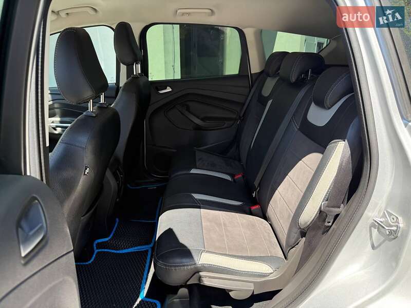 Внедорожник / Кроссовер Ford Kuga 2019 в Ивано-Франковске