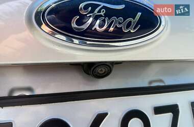 Внедорожник / Кроссовер Ford Kuga 2019 в 