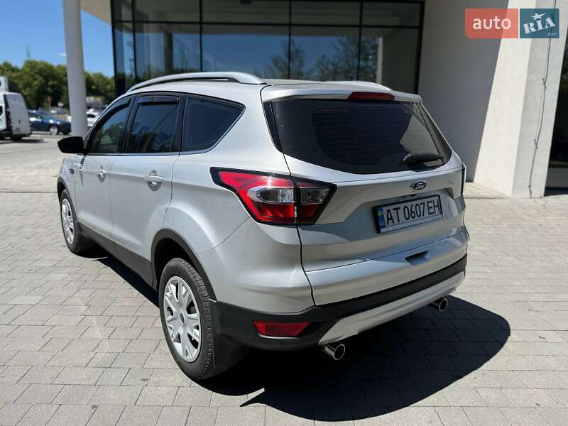 Внедорожник / Кроссовер Ford Kuga 2019 в Ивано-Франковске