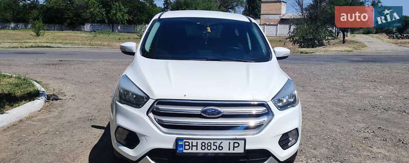 Внедорожник / Кроссовер Ford Kuga 2017 в Болграде